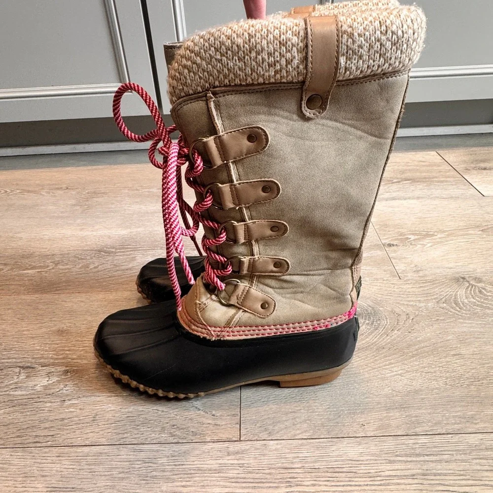 Esprit Belinda Tan Knit Cuff Duck Boots Red Laces Winter Warm‎ Size 7.5